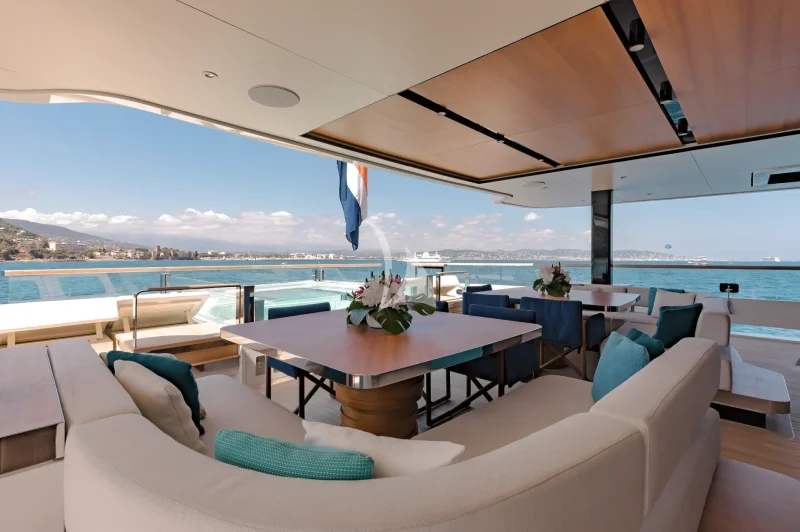 Main deck aft