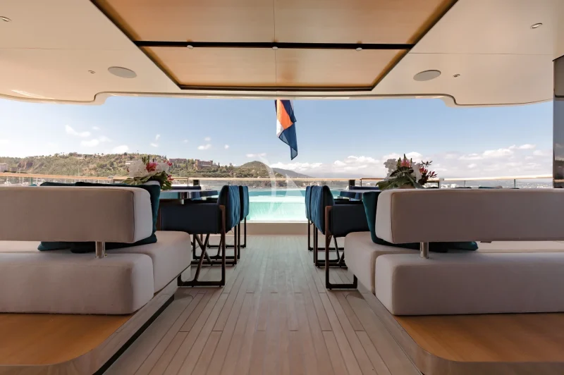 Main deck aft