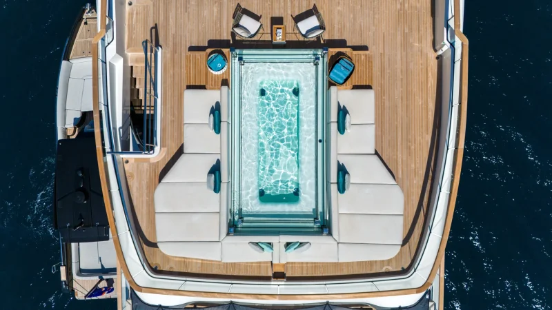 Sundeck pool