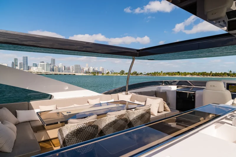 Top Deck - Dinning Area