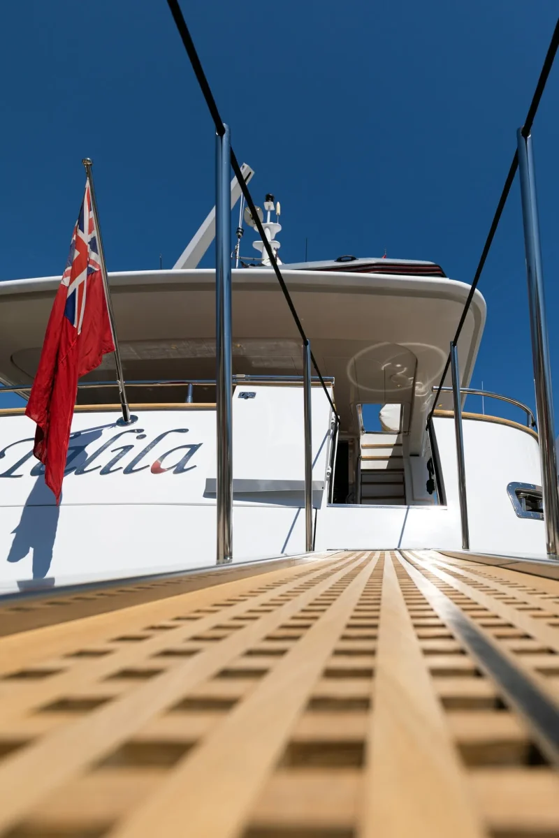 Easily access the yacht