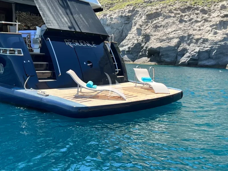 Stern Platform with sun loungers 