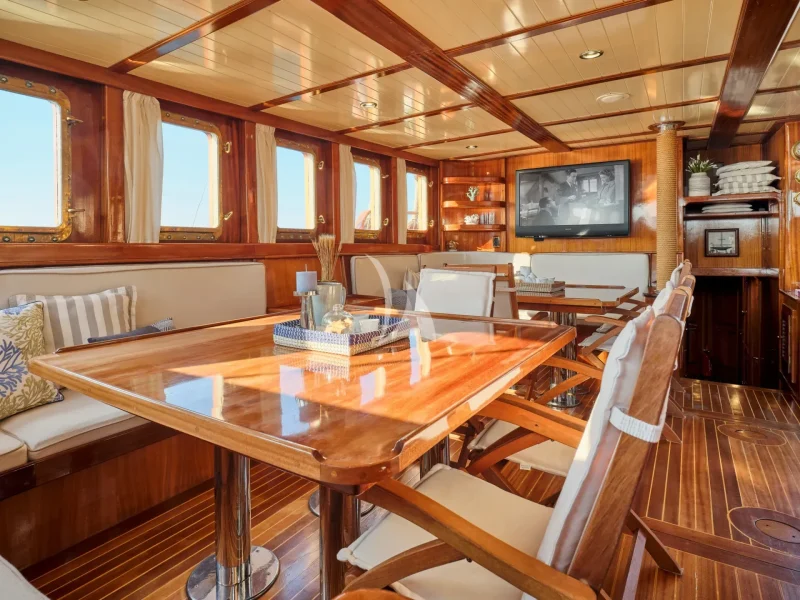 Saloon dining area