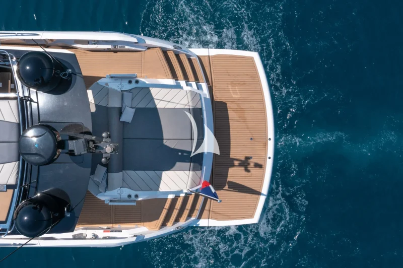 M/Y FORZA Aft and Beach Club