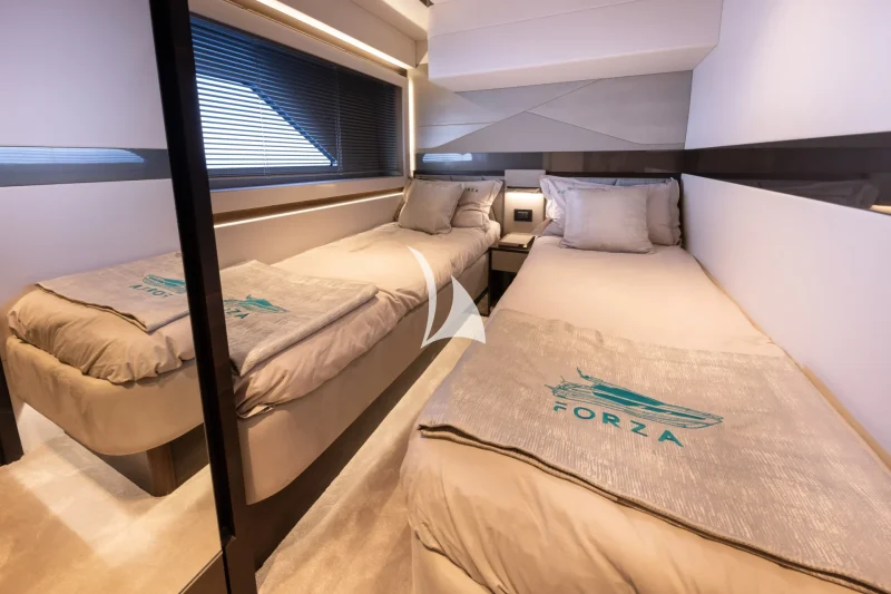 M/Y FORZA Twin Cabin