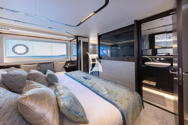 M/Y FORZA Master Cabin