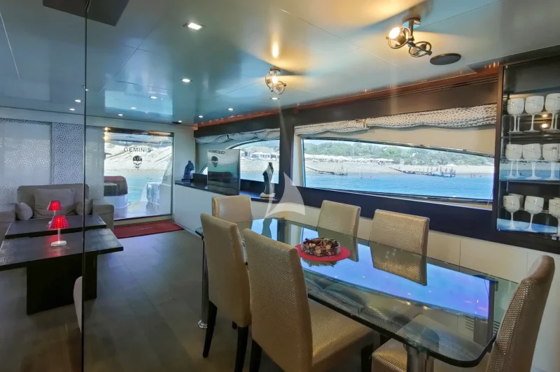 Main Salon / Dining
