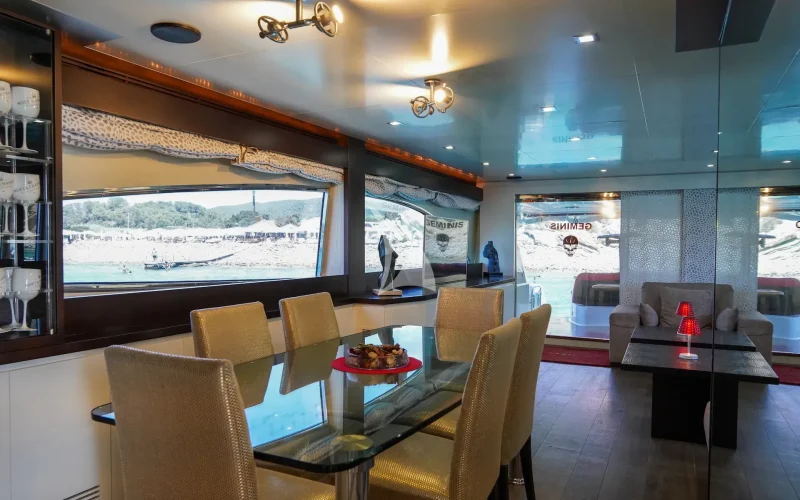 Main Salon / Dining