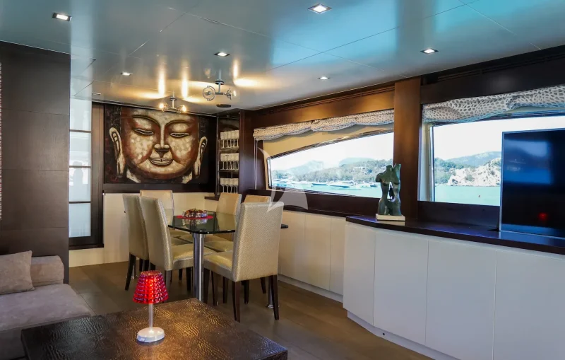 Main Salon / Dining