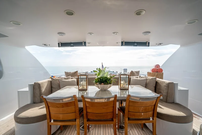 Flybridge Dining
