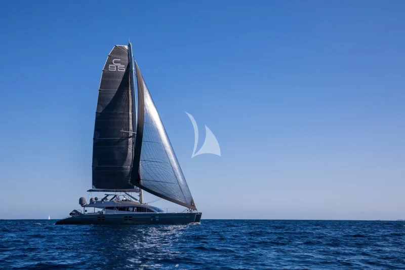 under sailing - ÃÂ© Stuart Pearce