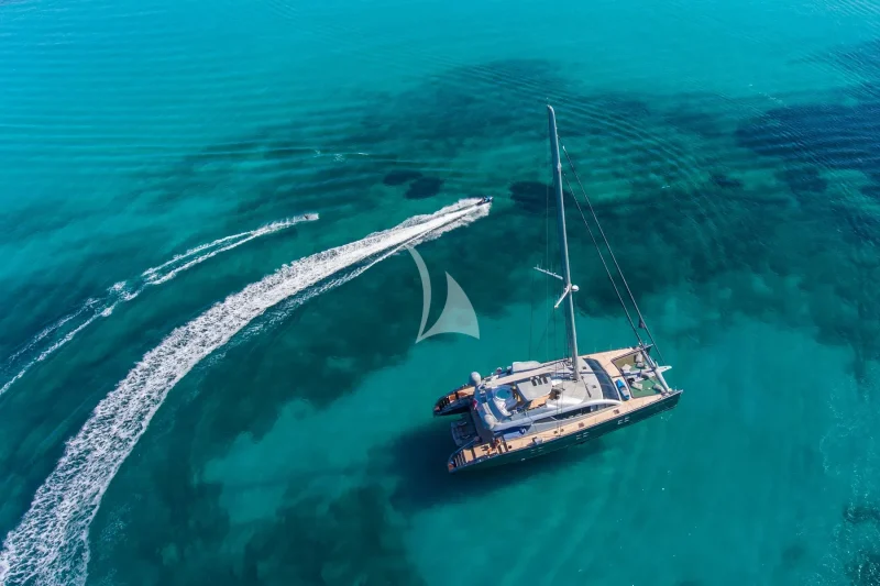 At anchor - ÃÂ© Stuart Pearce