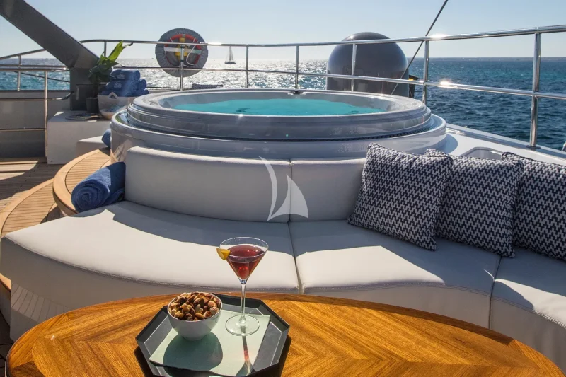Jacuzzi - ÃÂ© Stuart Pearce