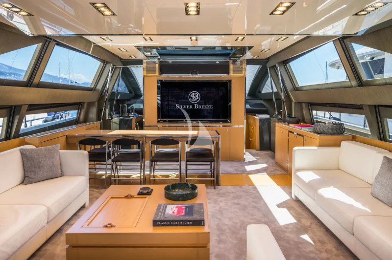 M/Y SILVER BREEZE Saloon 2