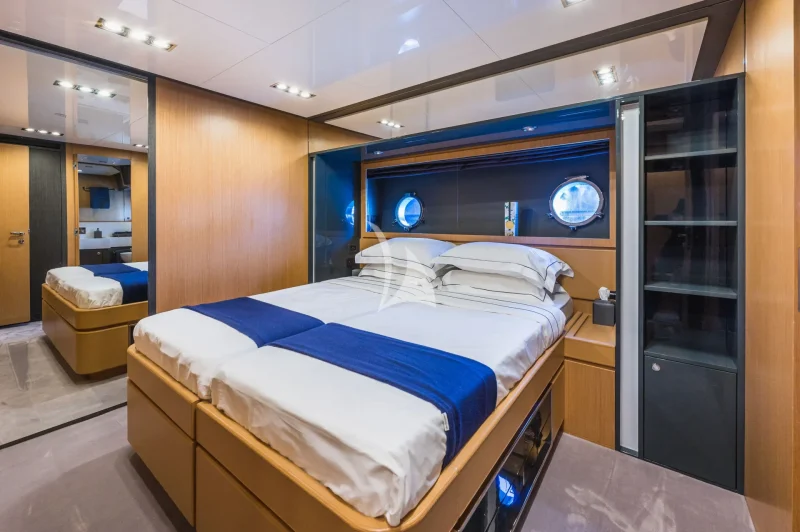 M/Y SILVER BREEZE Twin 1