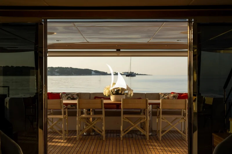 M/Y ROCKET ONE
