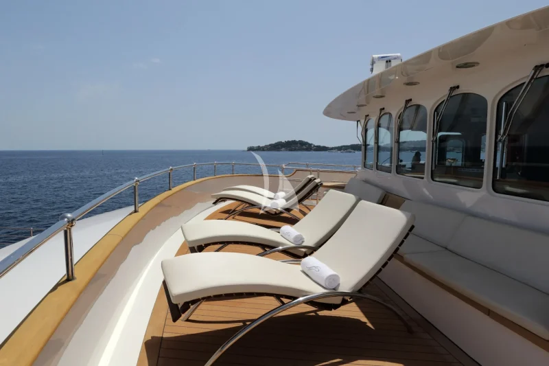 BRIDE FORWARD SEATING