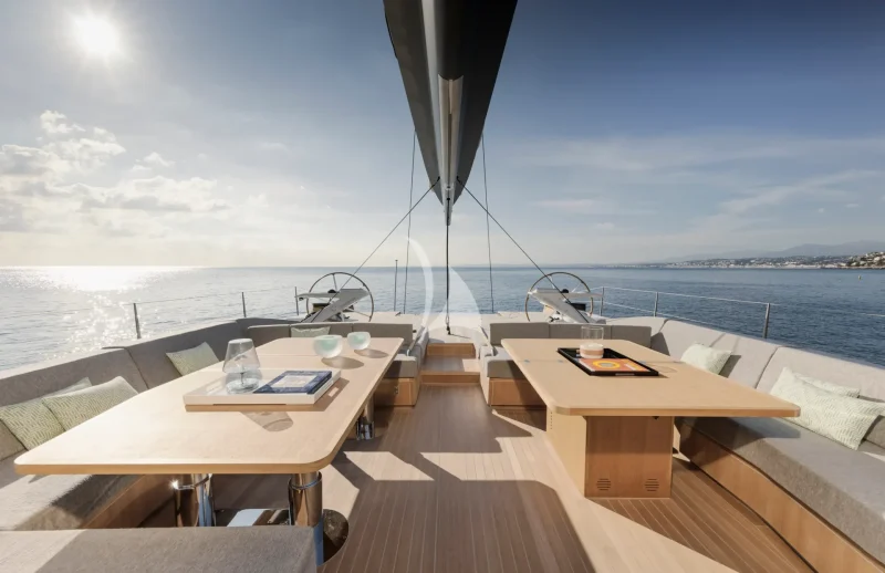 Main deck dining area 