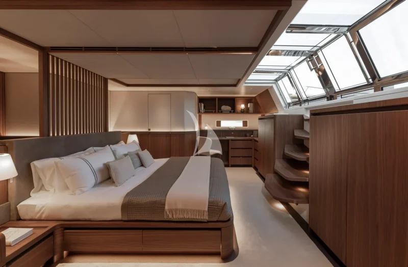 Lower deck owner's cabin 