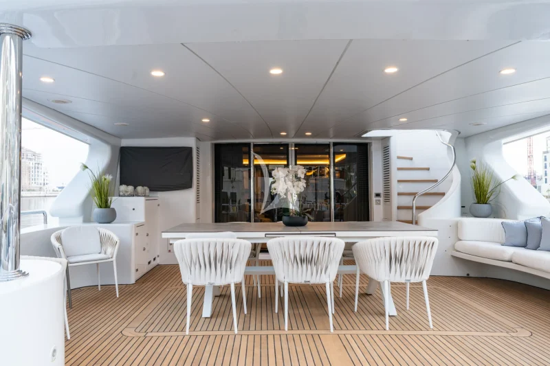 UPPER DECK AFT ALFRESCO DINING AREA