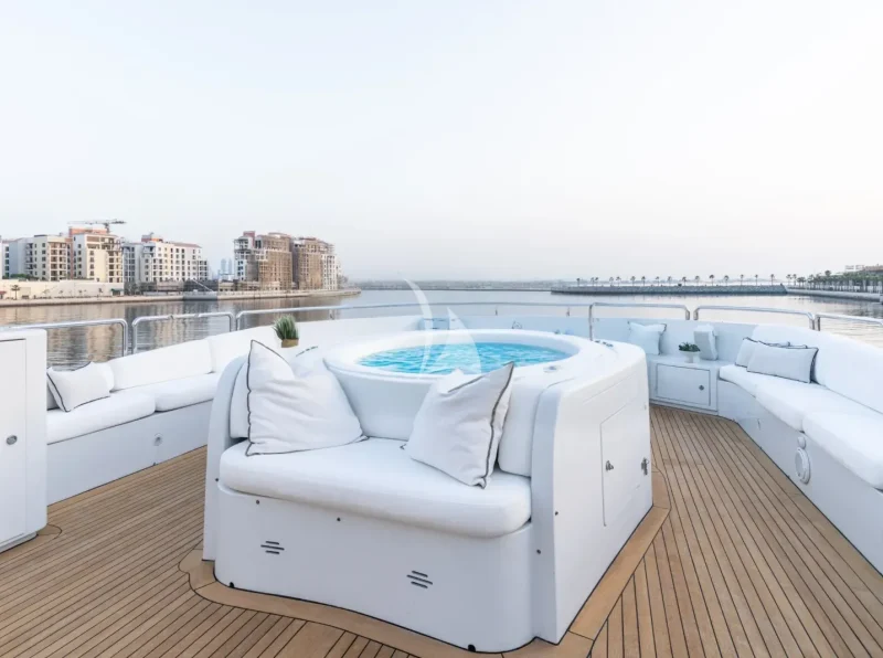 SUN DECK JACUZZI