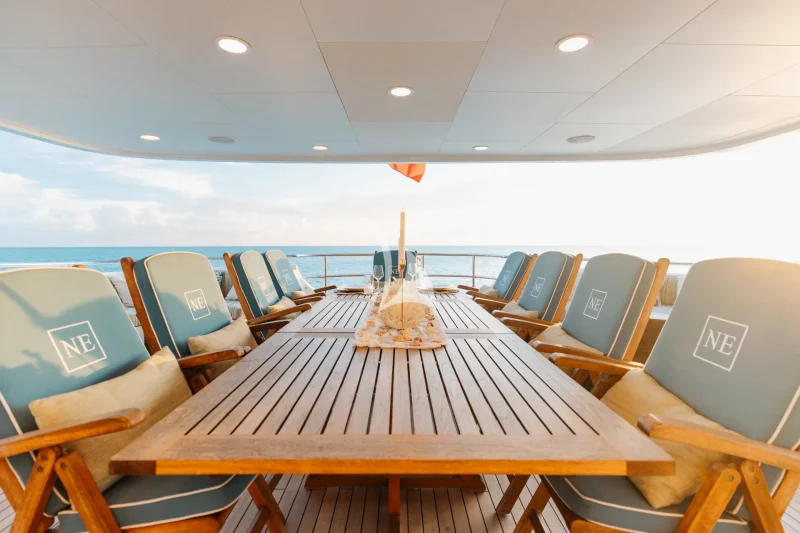 Skylounge Aft Deck Dining