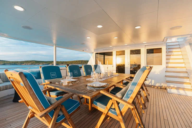 Skylounge Aft Deck 