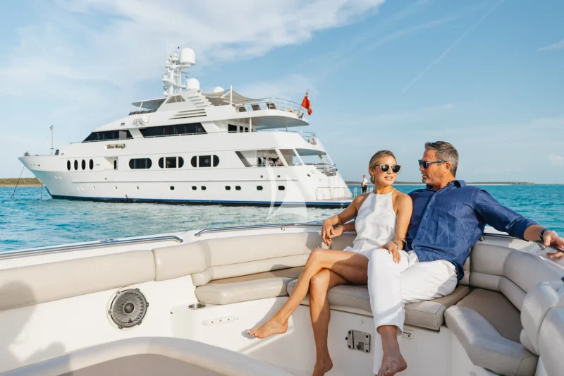 Arrival on anchor via tender