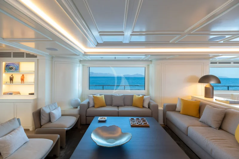 Main salonhttps://www.yachtfolio.com/api/media?f=IgFKtxp8NUca.jpg&w=400