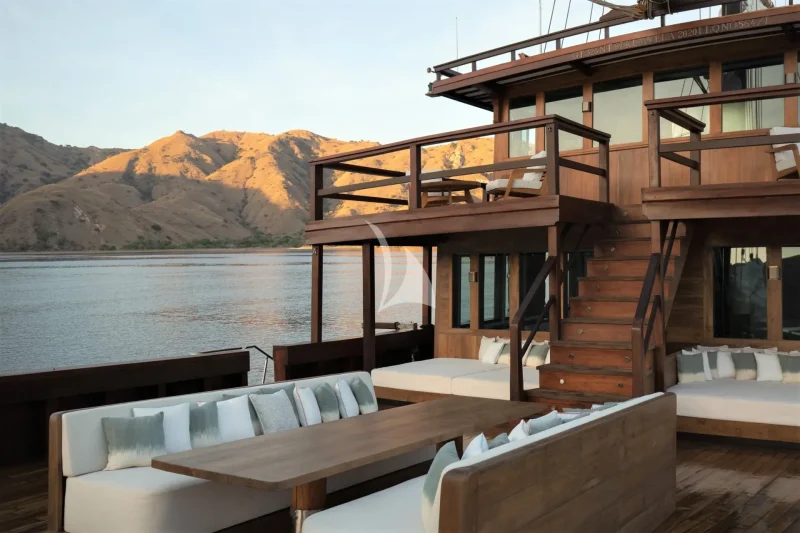 Main Deck - Exteriors