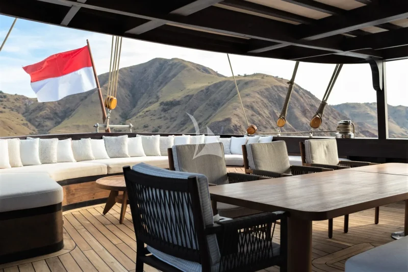 Main Deck - Exteriors