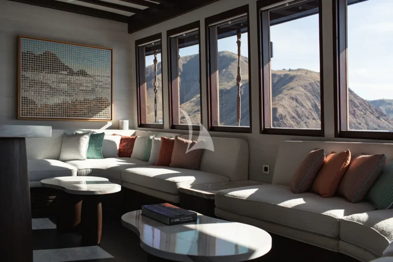 Main Deck - Salon