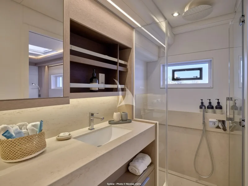 Master cabin bathroom