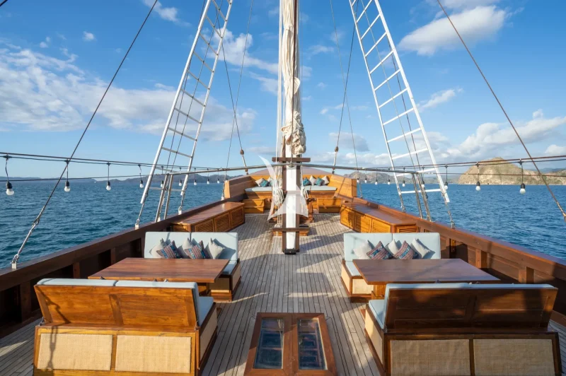 Main deck forward