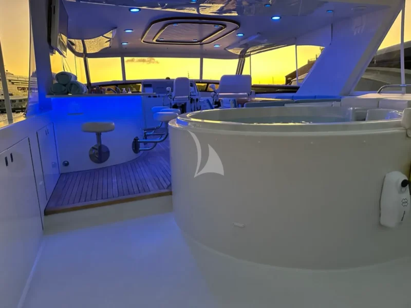 Flybridge 