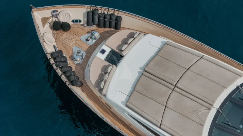 ACCAMA DELTA SUNBEDS ON FOREDECK
