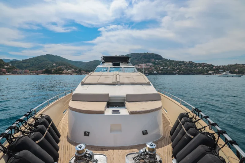 ACCAMA DELTA  BOW