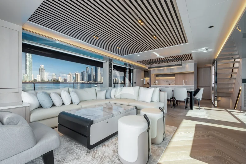 AURA | Main Saloon 