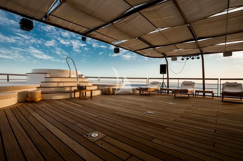 bridge deck - club area
