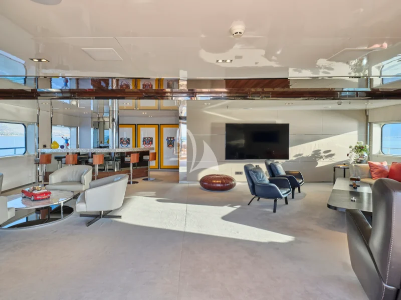 Bridge deck - owner's lounge