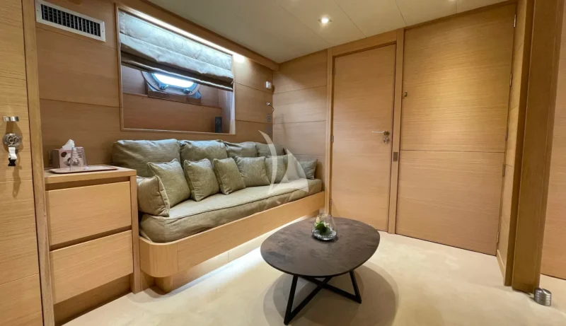 salon master / twin cabin convertible