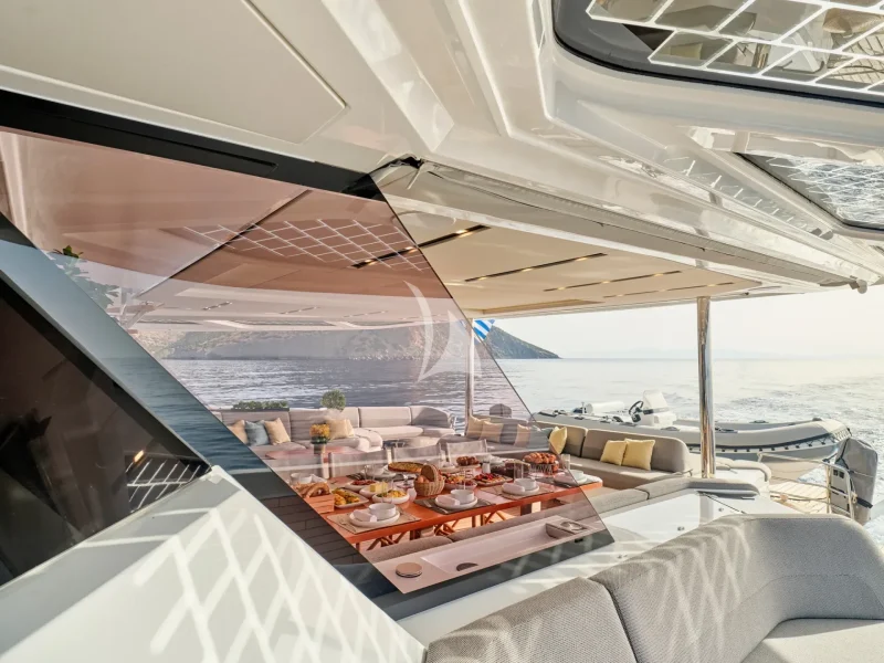 Aft cockpit