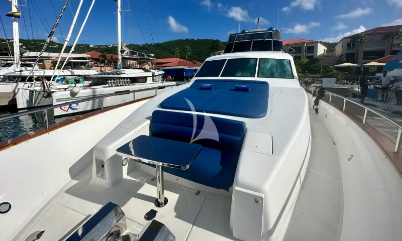 Bow seating w/ sunshade option 