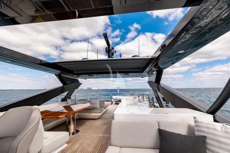 Flybridge 