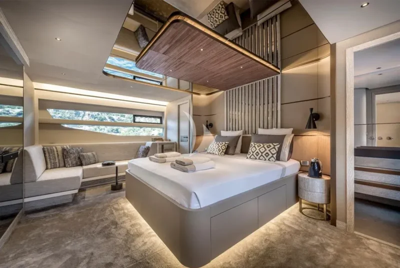 M/Y KAMOKA  - Master Cabin
