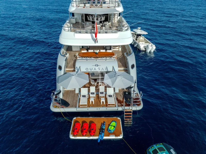 Beach club - Water toys set up 