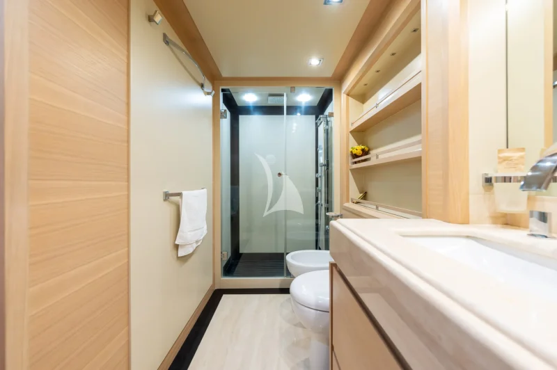 Master cabin bath