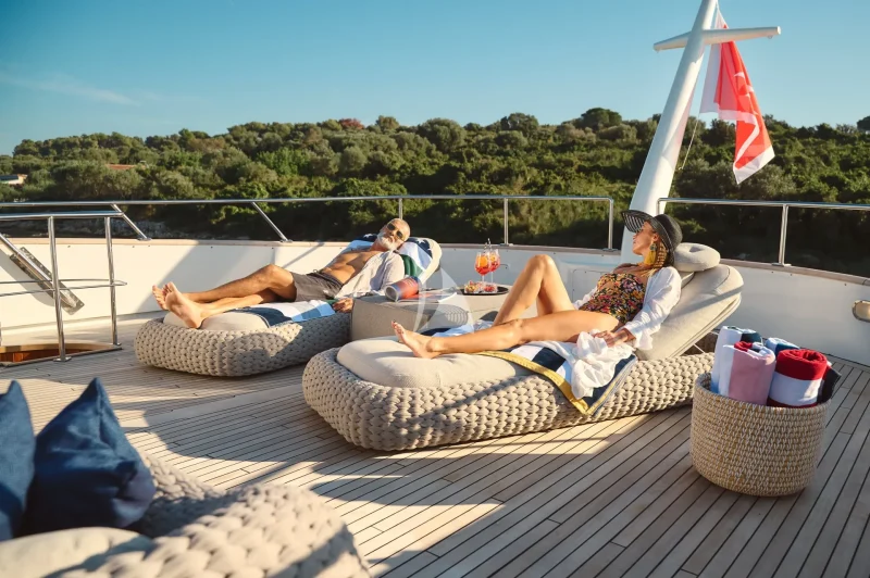Lifestyle sun deck cocktails