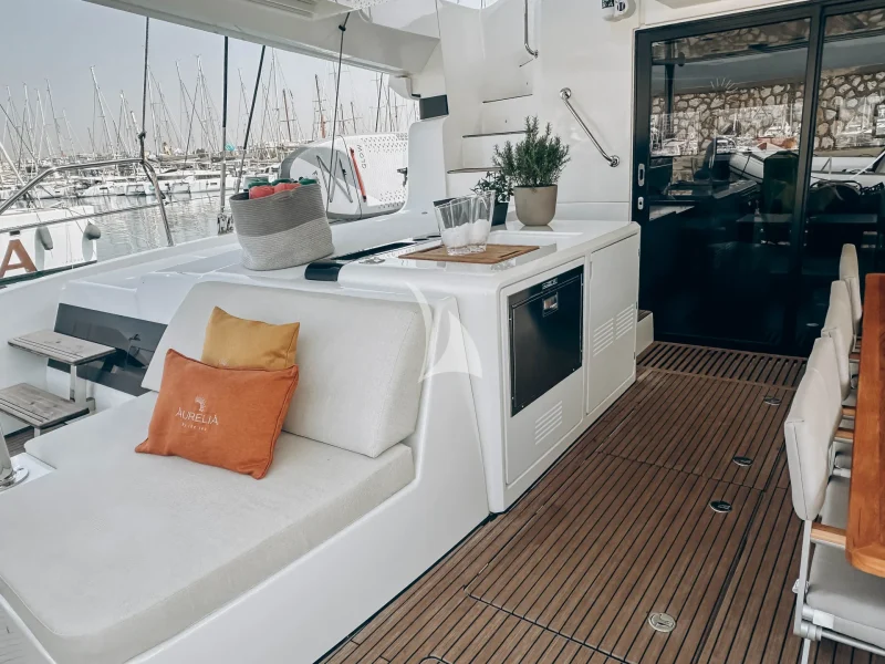 Cockpit lounge