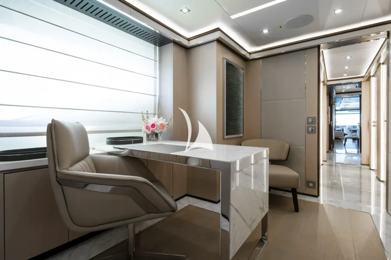 M/Y Provocateur Master Cabin Office